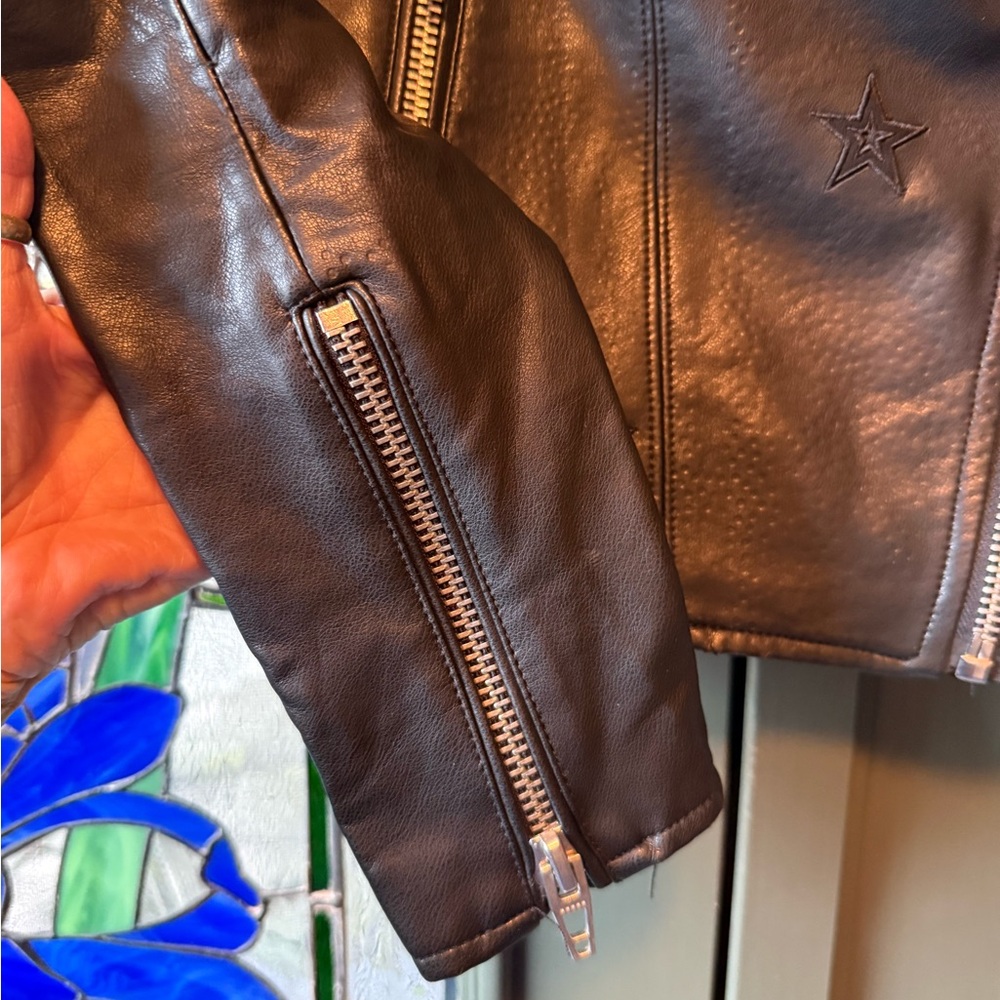 BlankNYC Good Pre-Loved Condition Sz XS Star-Patterned Faux Leather Jacket (733) - Picture 5 of 13